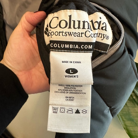 Columbia down vest. Large. Reversible. Black outside, gray inside. - Picture 5 of 6